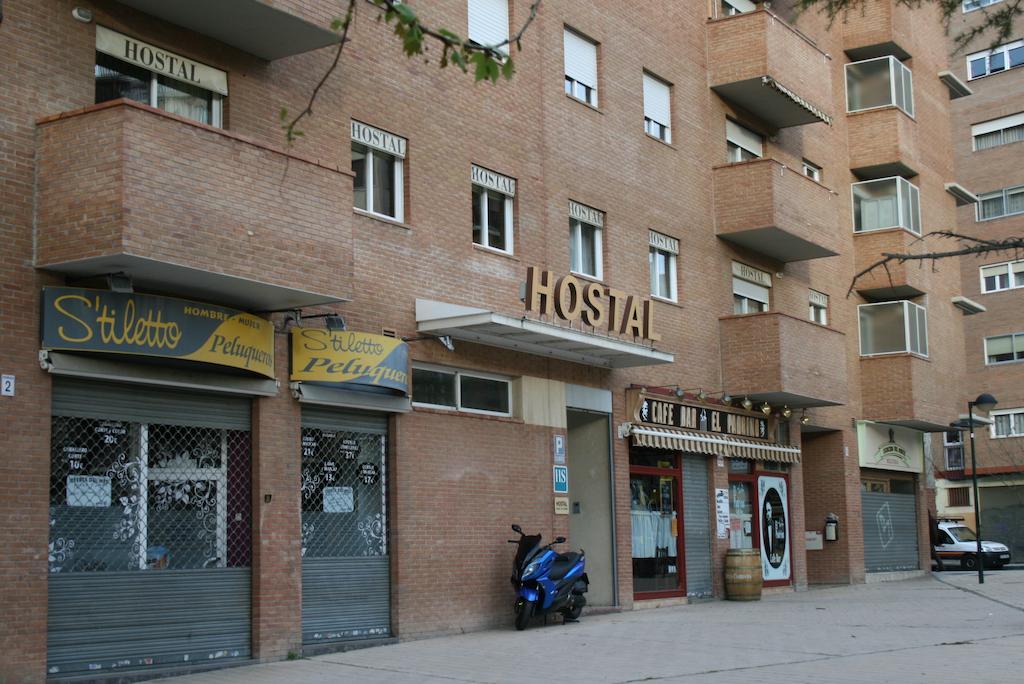 Hostal Puente De Piedra Zaragoza Buitenkant foto